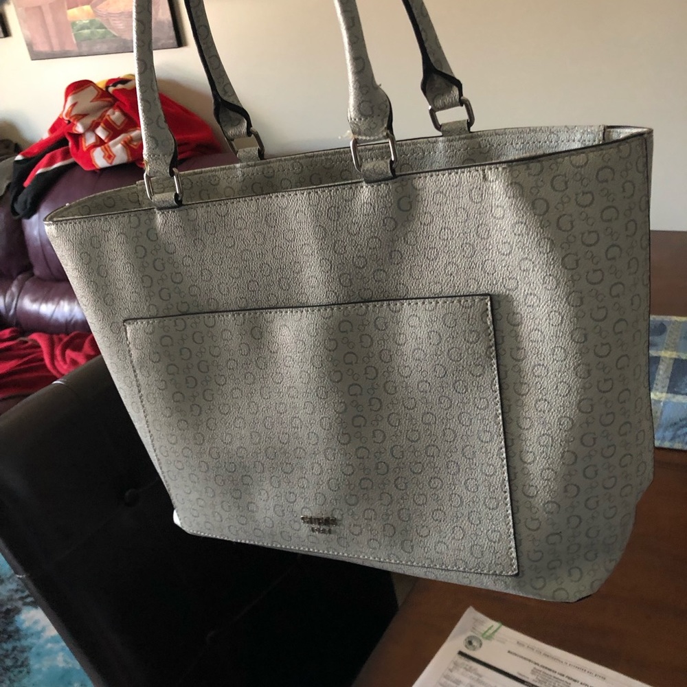 Brand new guess tote